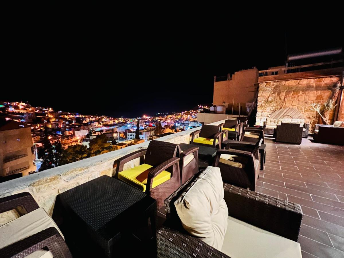 Ata Ali Hotel Вади Муса Екстериор снимка
