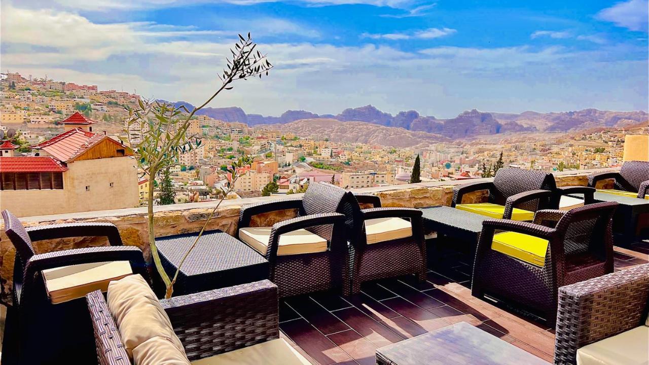 Ata Ali Hotel Вади Муса Екстериор снимка